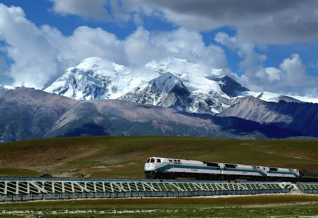 Beijing To Lhasa - A Train Journey To The Top Of The World - Insight To Asia Tours