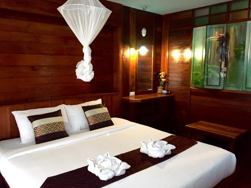 Koh Ngai Thanya Resort