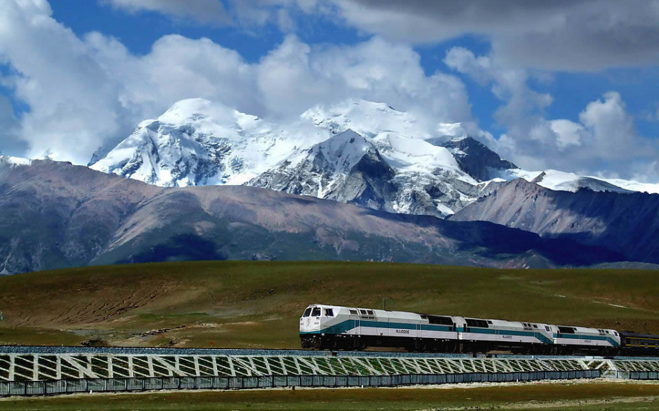 Beijing To Lhasa - A Train Journey To The Top Of The World - Insight To Asia Tours