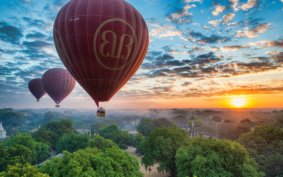 Balloons Over Bagan - Myanmar Tours - Insight To Asia Tours